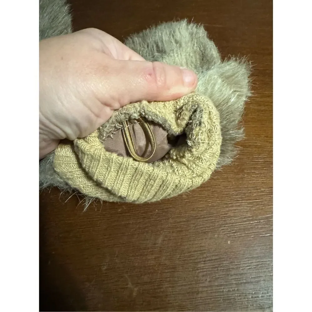 Faux fur mittens